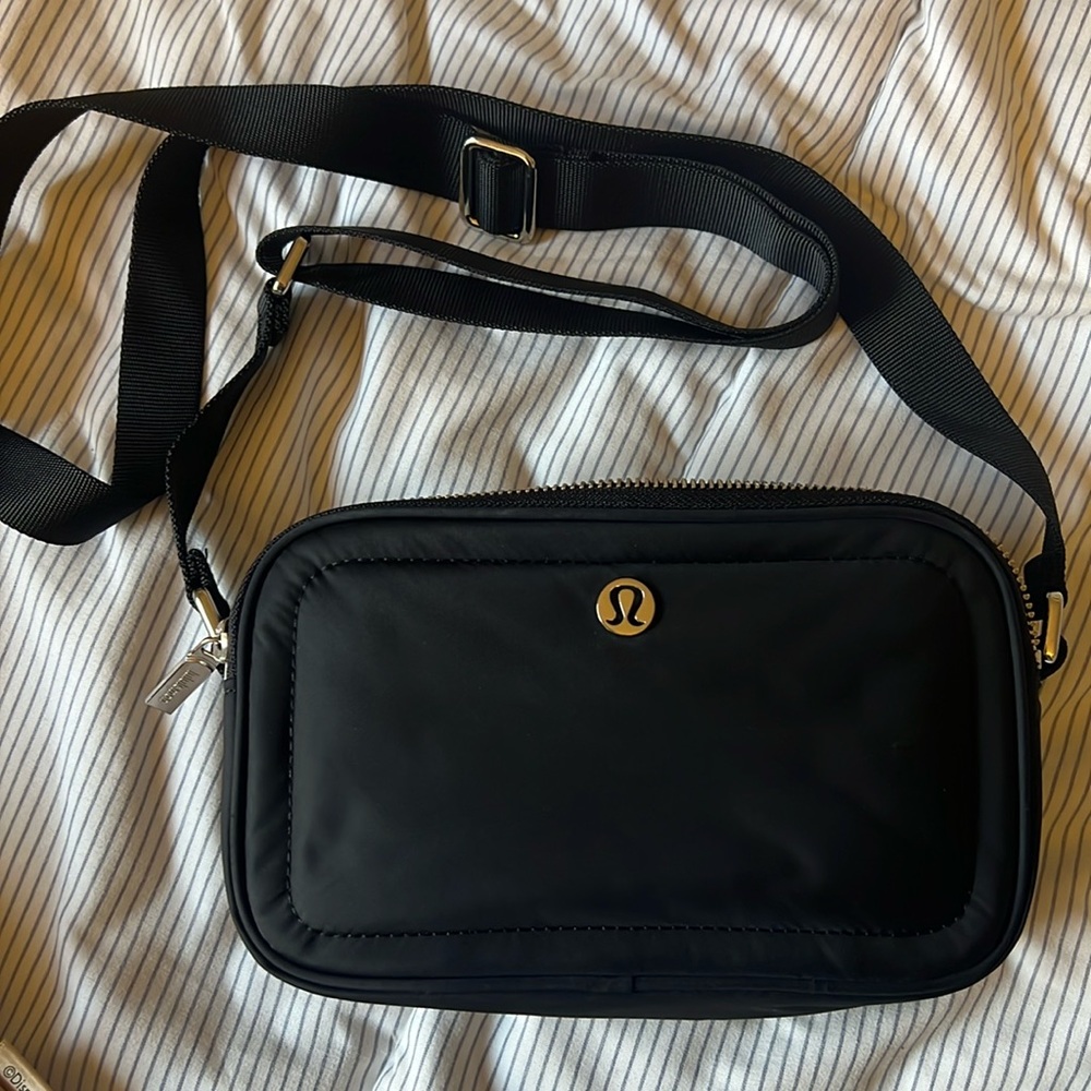 Lululemon camera crossbody bag